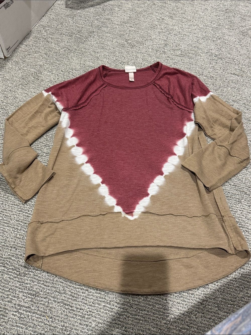 Knox Rose Colorblock V-Panel Sweatshirt in Burgundy, Tan & White